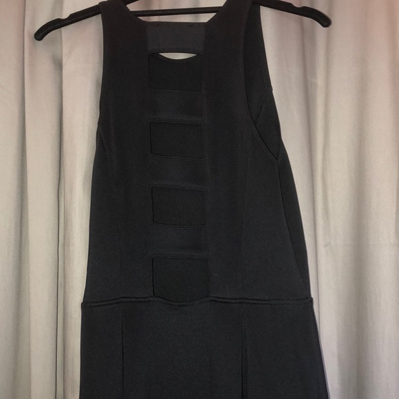 Fit and flare skater dress with back cutouts - Picture 3 of 3